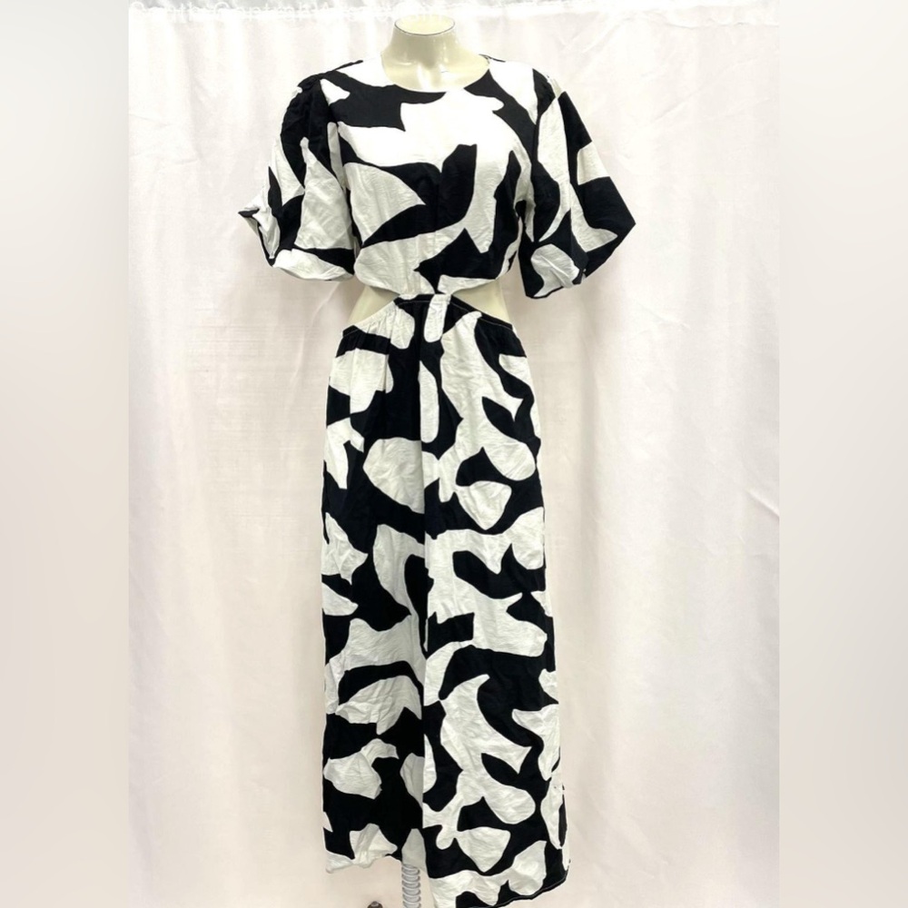 NWT Abercrombie and Fitch Short-Sleeve Cutout Maxi Dress Sz M